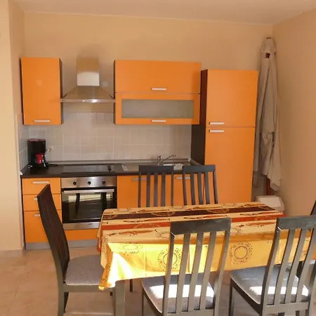 One-bedroom In Rab Vi Apartment